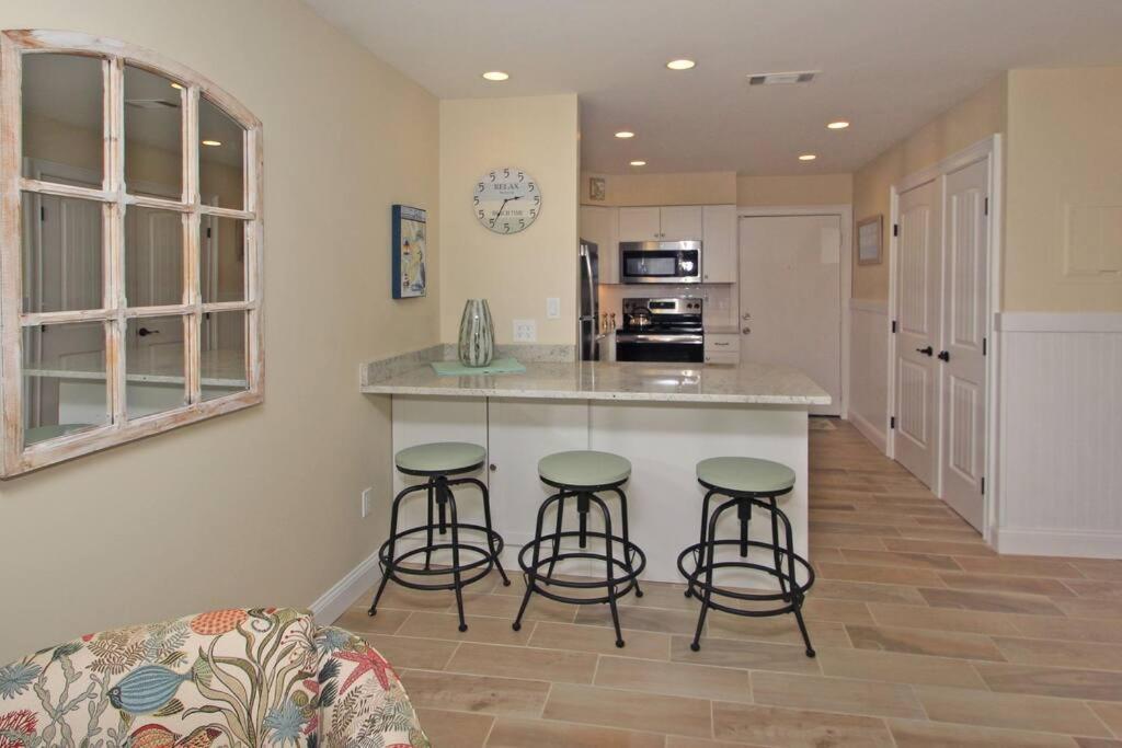 Cute 2 Bedroom, 2 Bath Condo At Folly Field Beach Hilton Head Island Kültér fotó